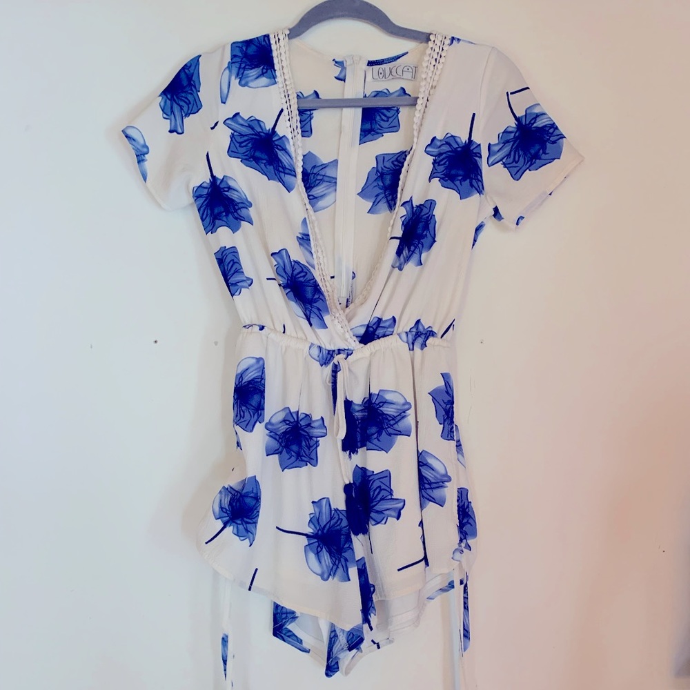 Romper - white with blue flowers